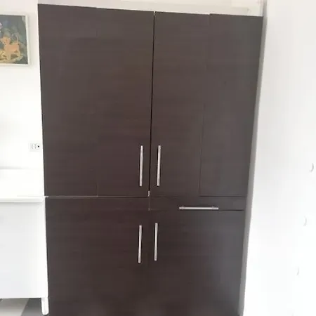 La Casa Di Periferia Apartment